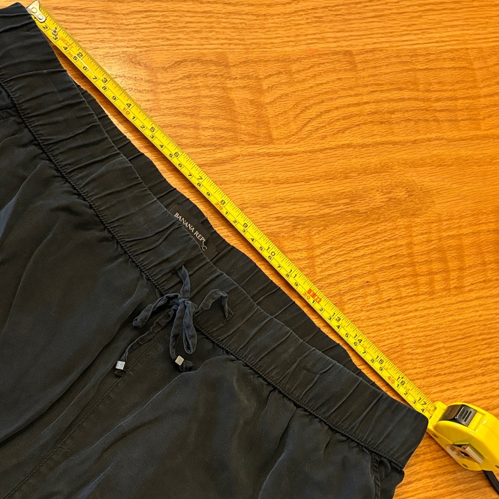 Banana Republic Black Cargo Jogger Pants - Picture 5 of 13